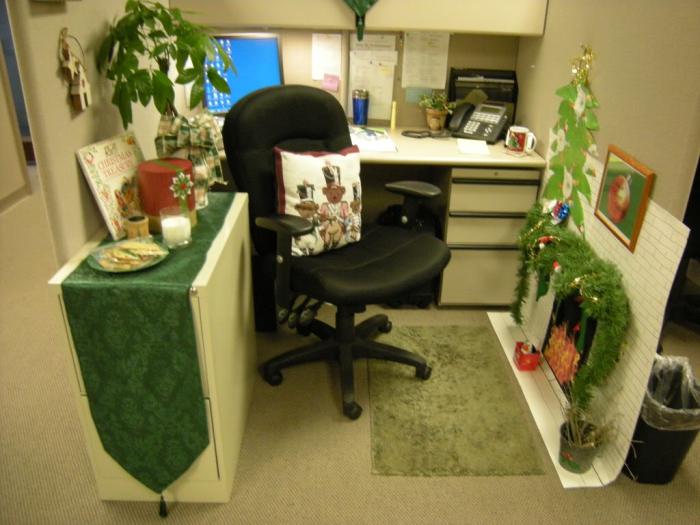 How to decorate your office cube for christmas